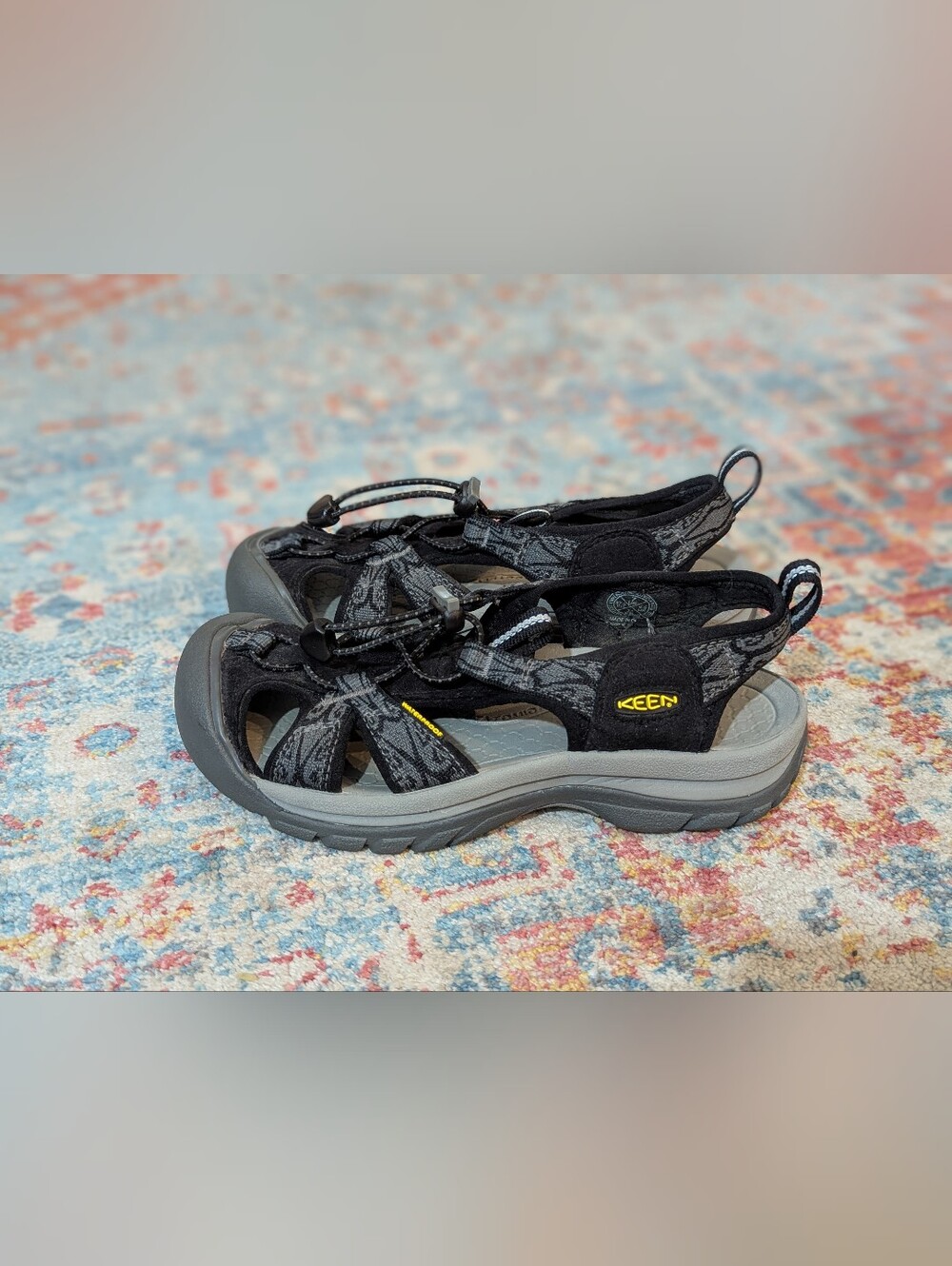 KEEN Venice H2 Women’s 7 Black Gray Outdoor Hiking Water Closed Toe Sandals